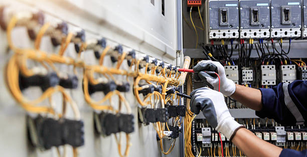 Professional Electrician technician working in Endicott, NY